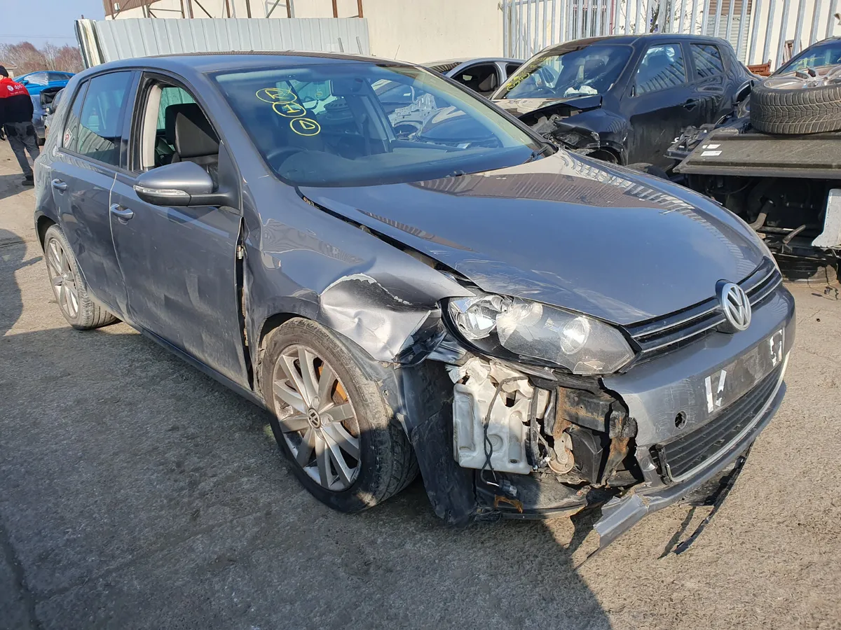 10 VOLKSWAGEN GOLF 2.0 TDI (CFF) FOR BREAKING - Image 1