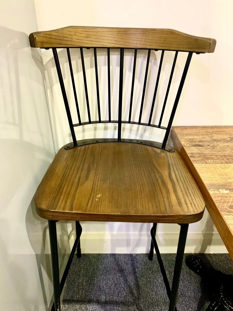Tables & high stools - Image 3