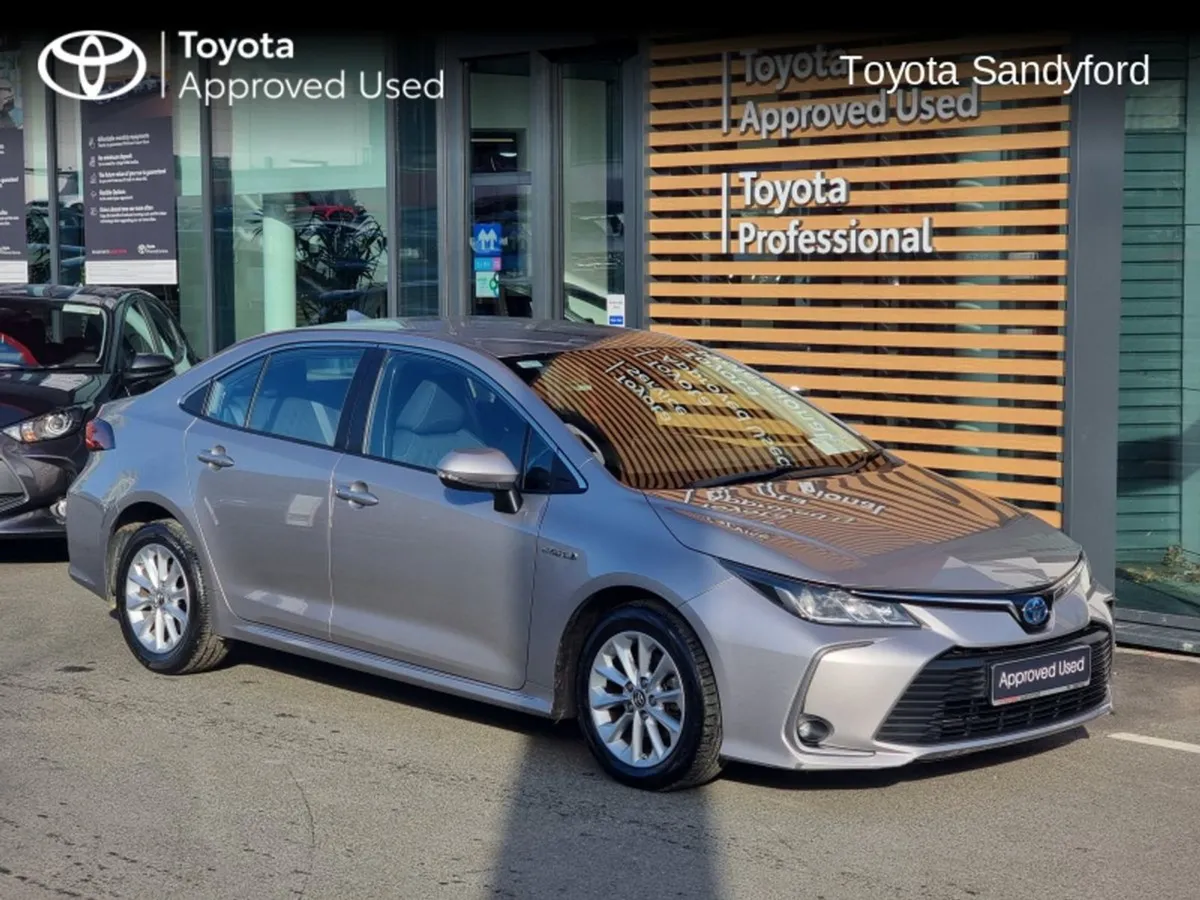 Toyota Corolla Hybrid Luna Saloon // Rear Camera - Image 1