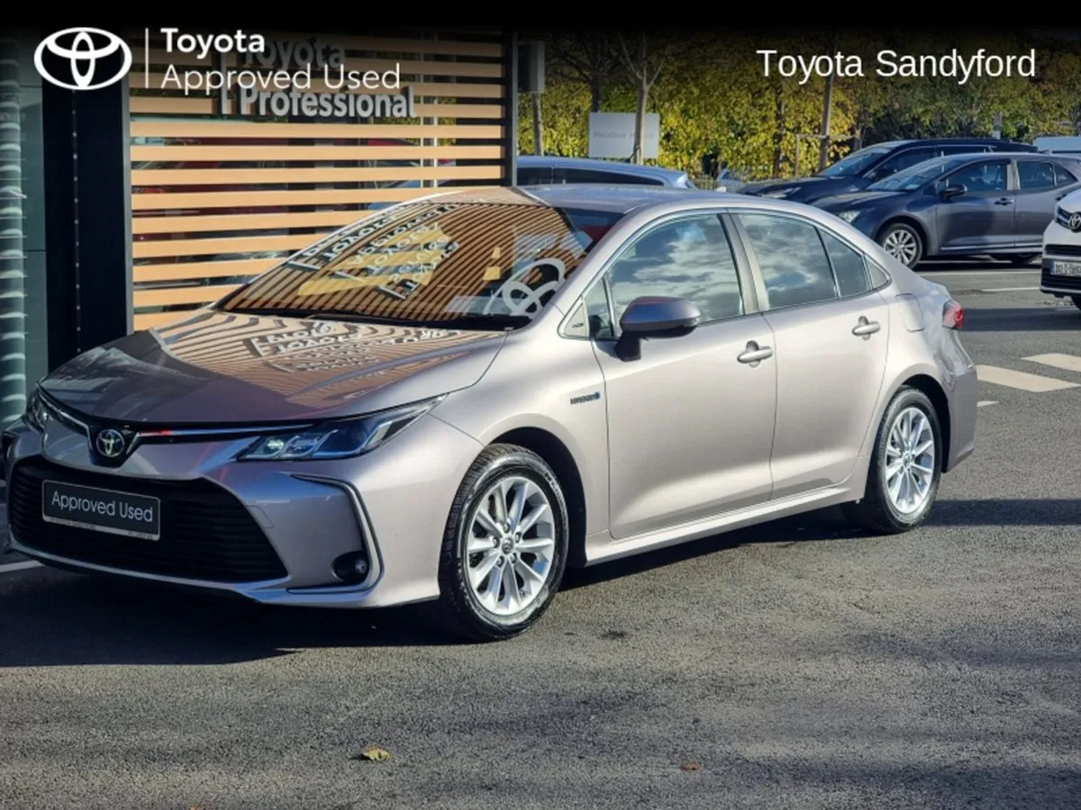 Toyota Corolla Hybrid Luna Saloon // Rear Camera - Image 4
