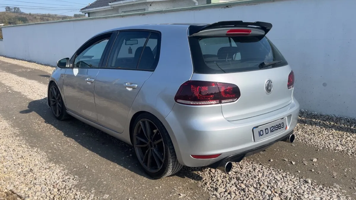 Volkswagen Golf 2010 - Image 1