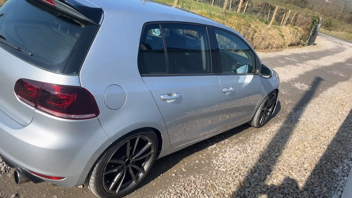 Volkswagen Golf 2010 - Image 3