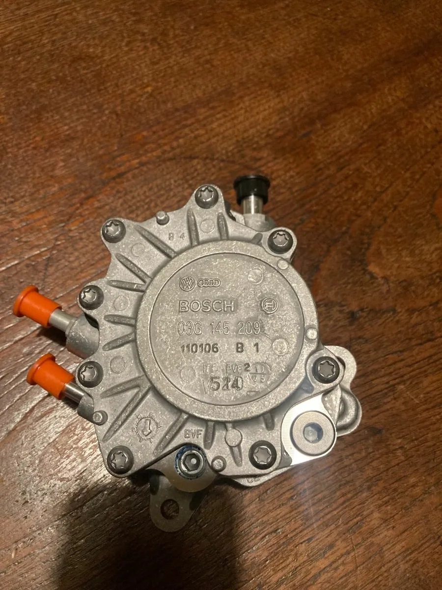 03G 145 209 High pressure pump and vacuum unit - Image 1