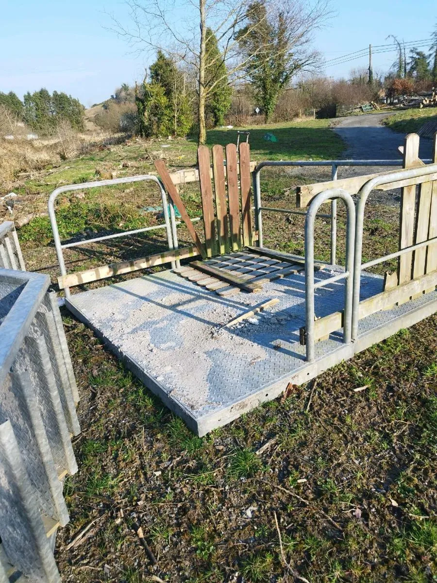 External fire escape stairs - Image 2