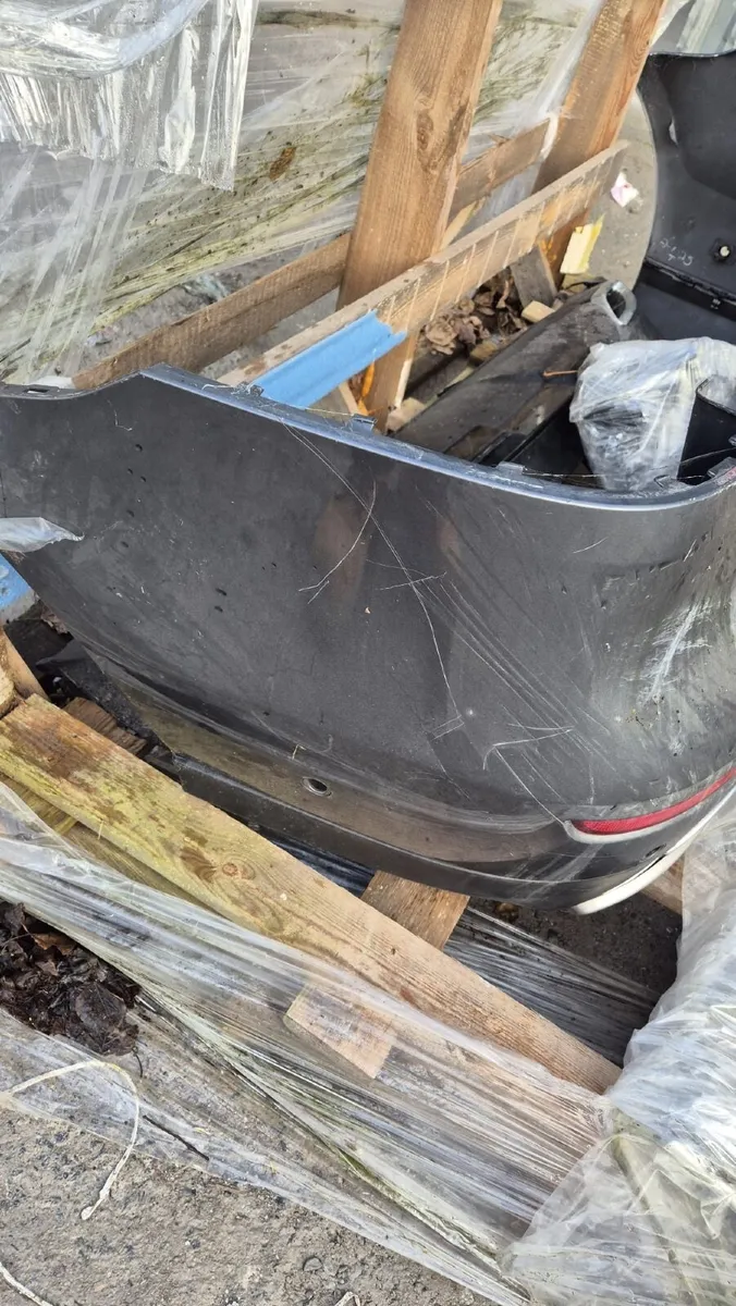 Mercedes Back Bumper - Image 2