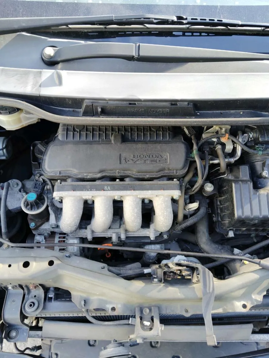 Breaking honda fit 2011 - Image 3