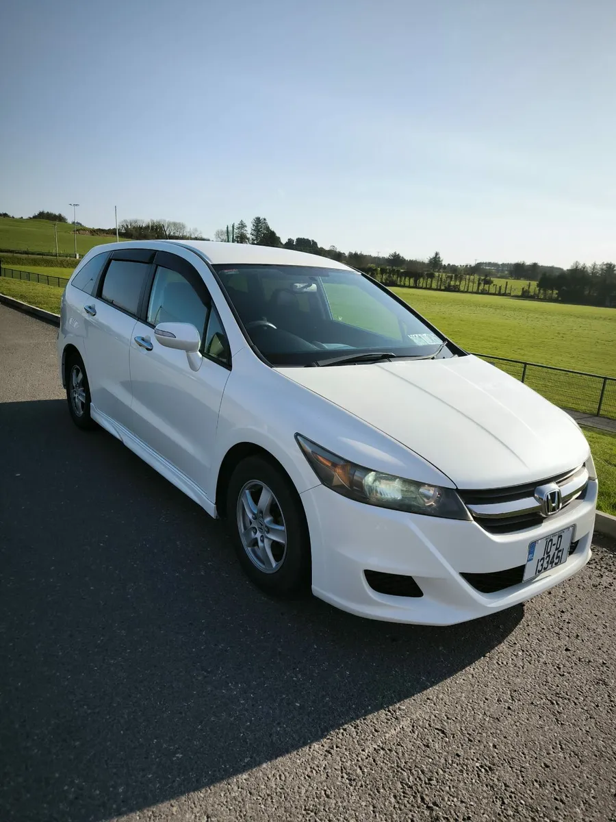 Honda Stream 2010 - Image 1