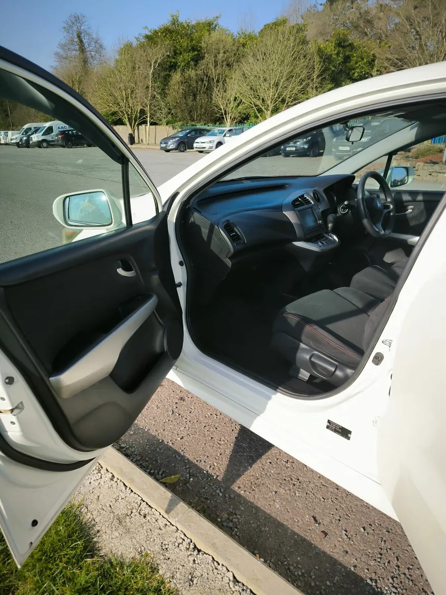 Honda Stream 2010 - Image 4