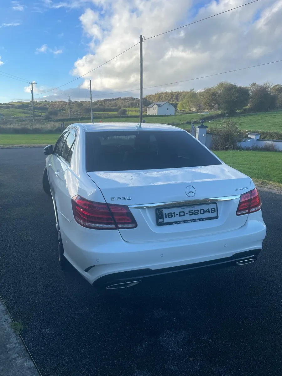 Mercedes AMG Night Edition - Image 2