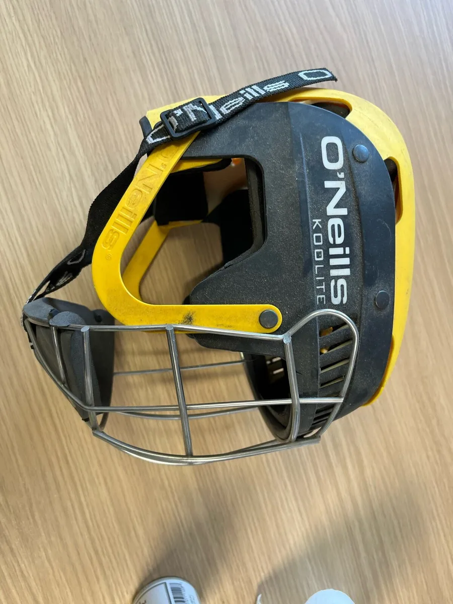 Child’s Hurling Helmet - Image 1