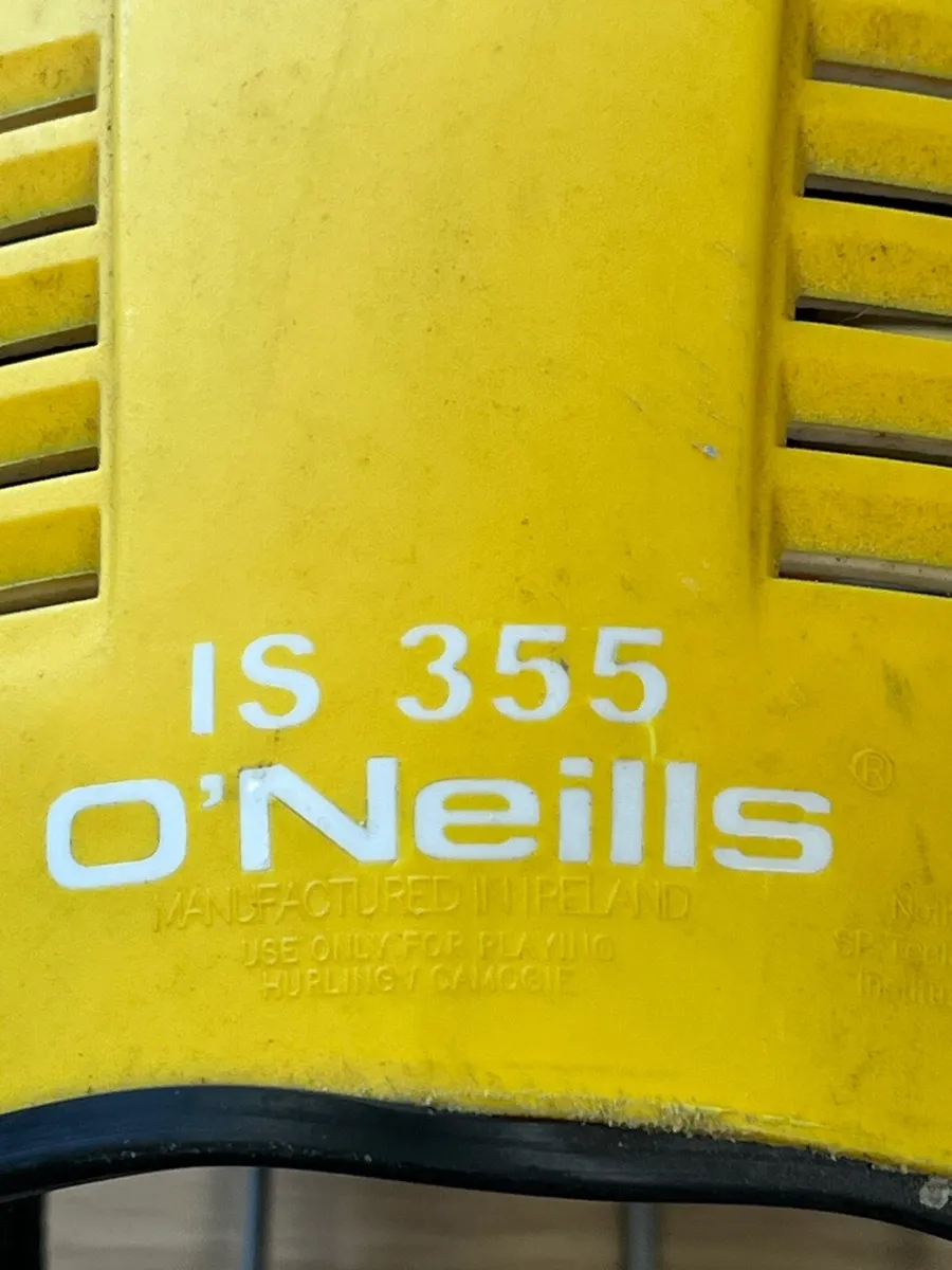 Child’s Hurling Helmet - Image 4