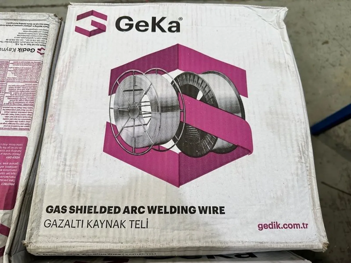 GeKa 0.8mm G3Si1 / SG2 15KG Mig Welding Wire  High quality mild steel MIG welding wire from GeKa. 0.8mm GMAW - SG2 - Image 1