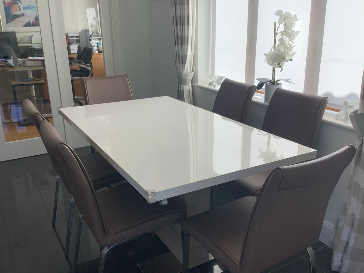 Dining Table & Chairs - Image 3
