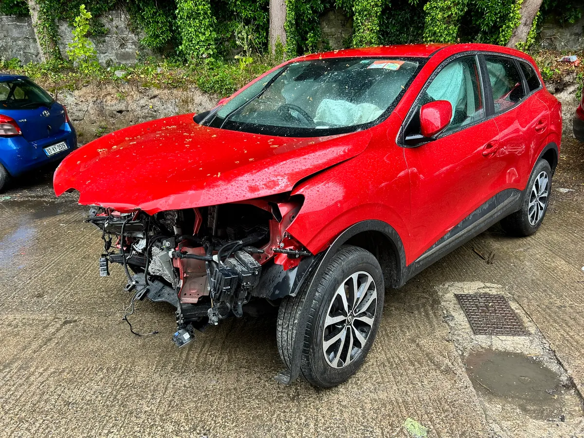 renault kadjar  automatic  petrol  breaking - Image 3