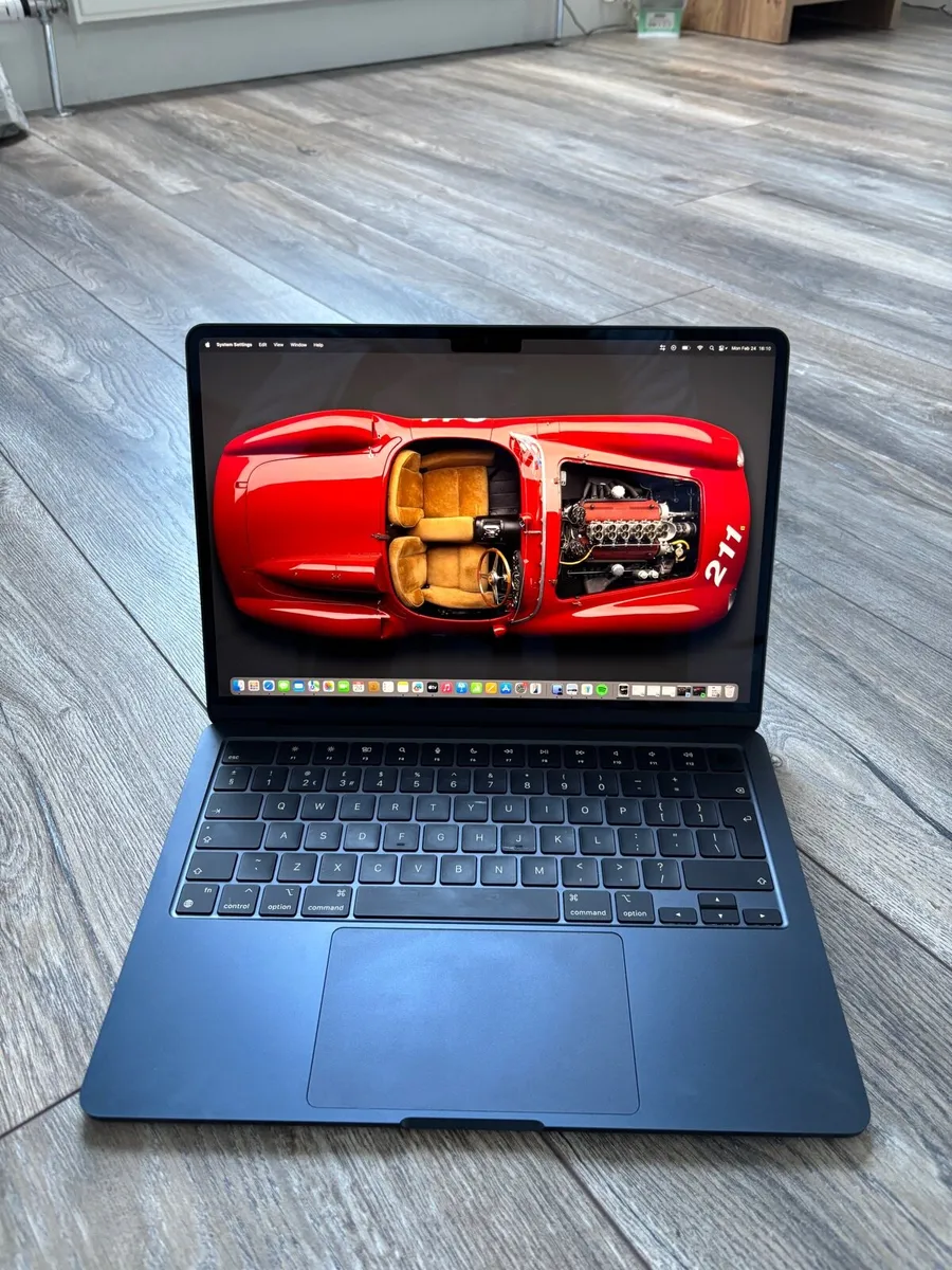 Macbook Air M2 - Image 1