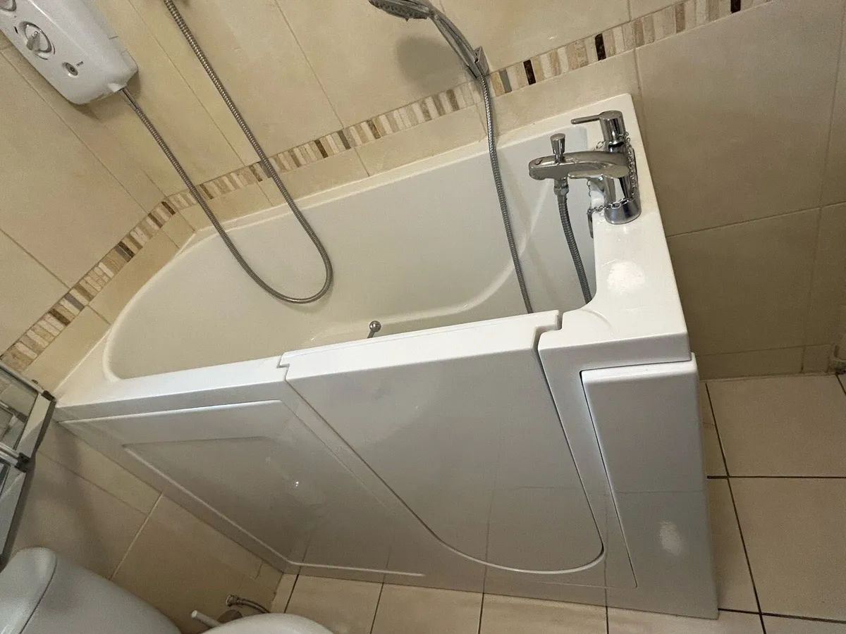 Walk-in Bath /Bath with Door /Mobility for Elderly - Image 1