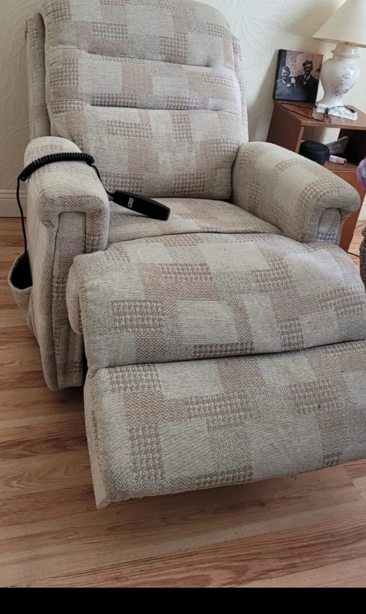 Electric Armchair - Image 4