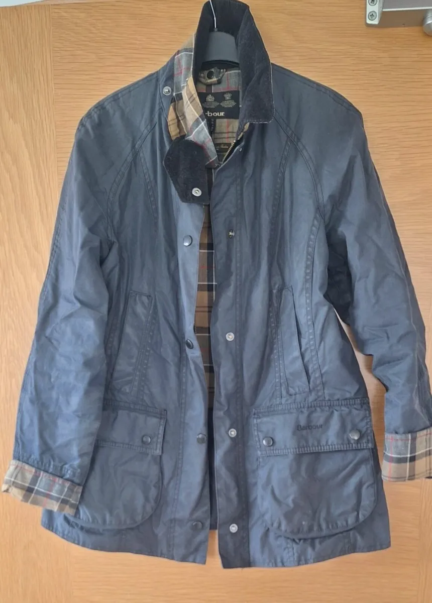 Ladies Barbour Beadnell wax jacket - Image 1