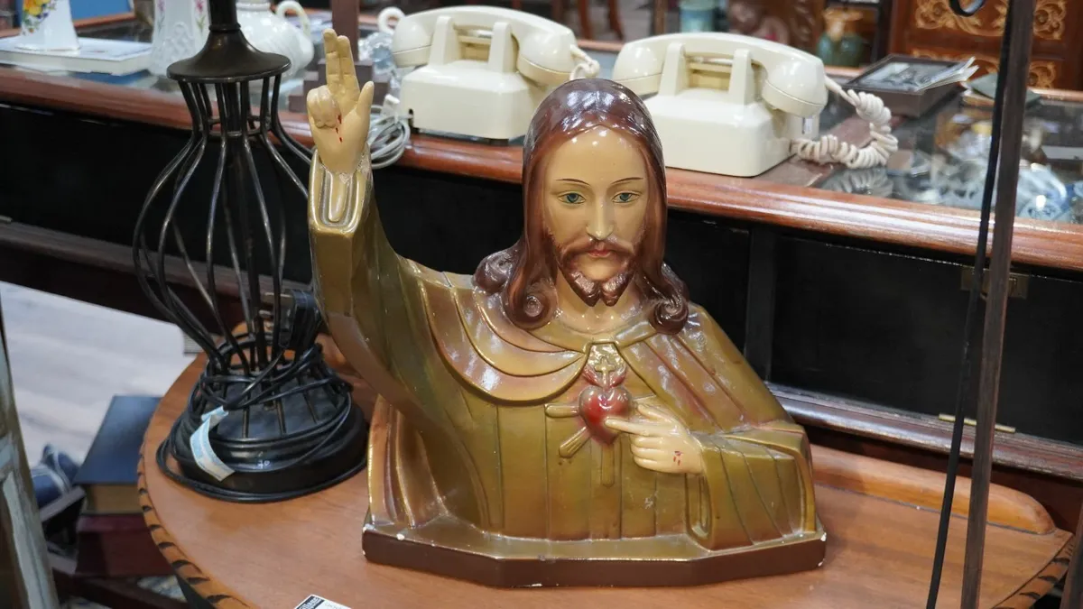 Vintage Sacred Heart of Jesus Bust Statue - Image 3