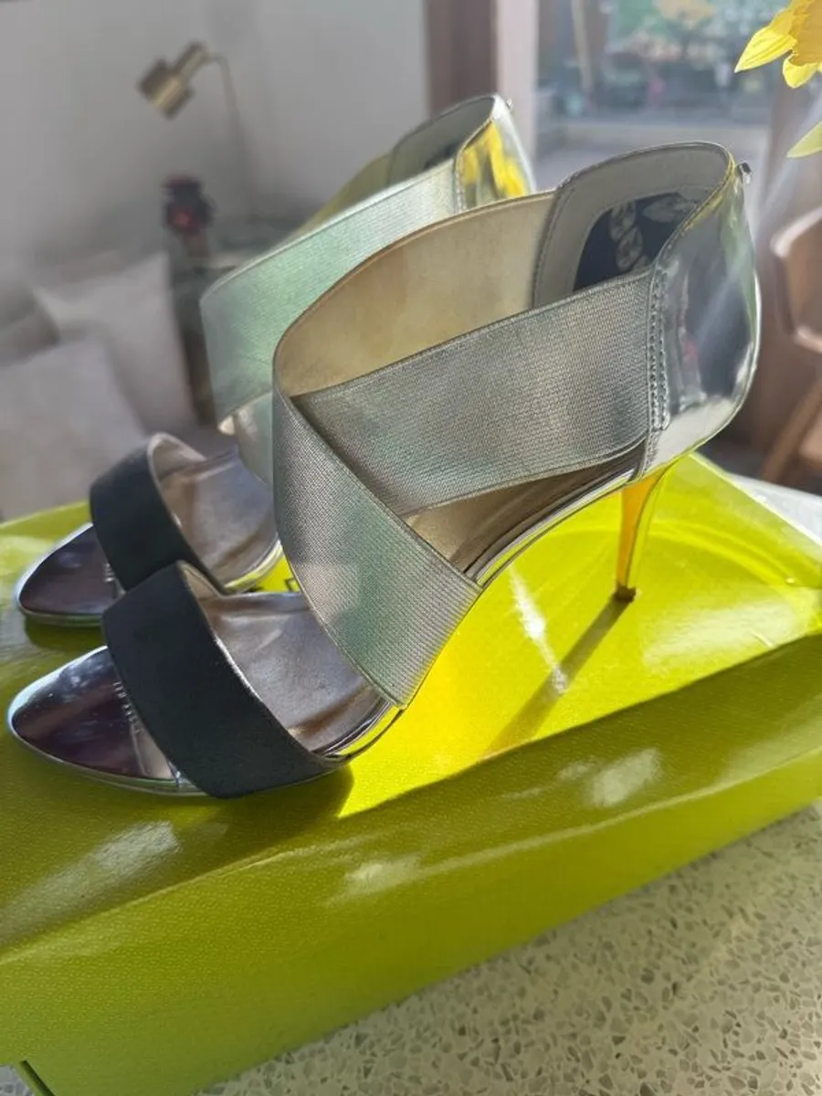 shoes - Image 3