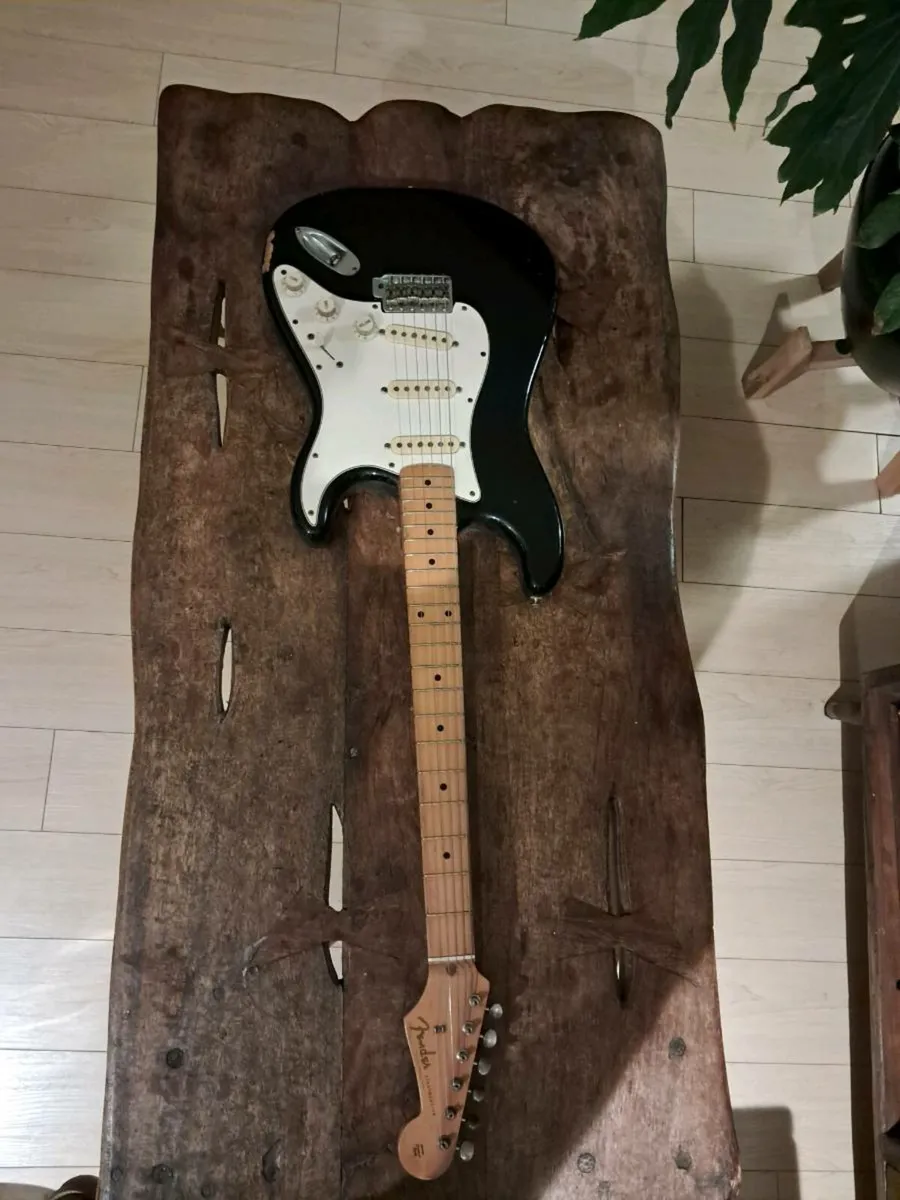 Mexican maplewood Fender Stratocaster - Image 1