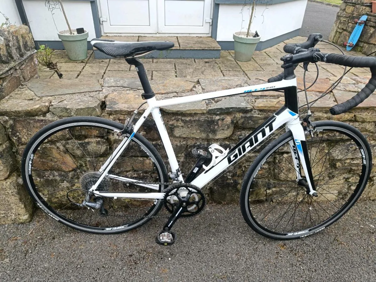 GIANT defy4(GIANT DEFY 4 Alxux Road Racing bike £274.99 GIANT defy4(GIANT DEFY 4 Alxux Road Racing bike £274.99