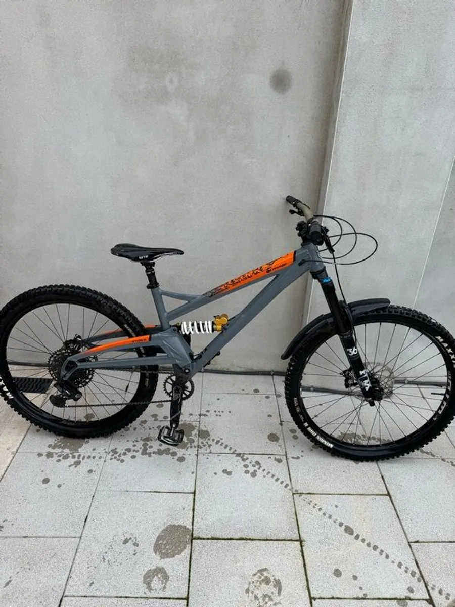 Orange Stage 6 - Image 1