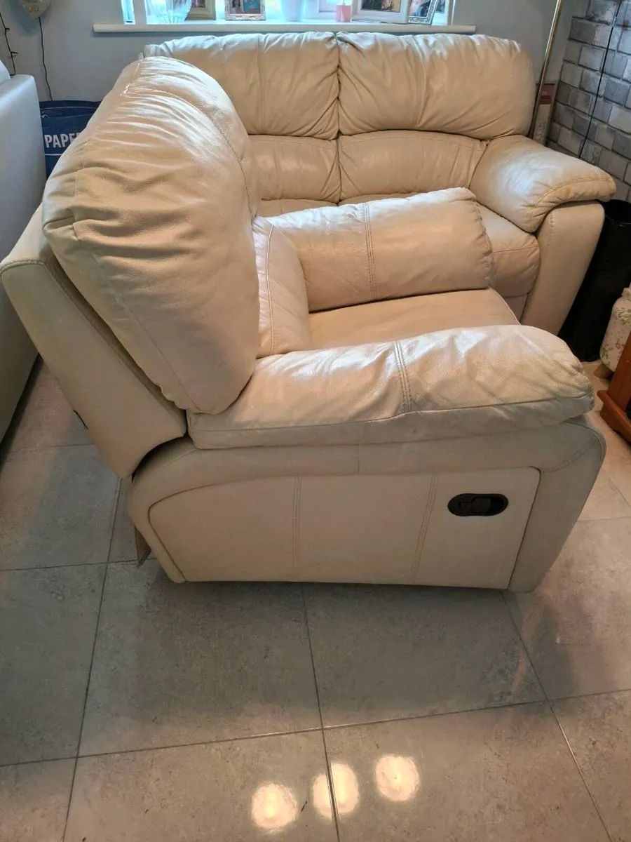 Cream leather manual single recliner - Image 2