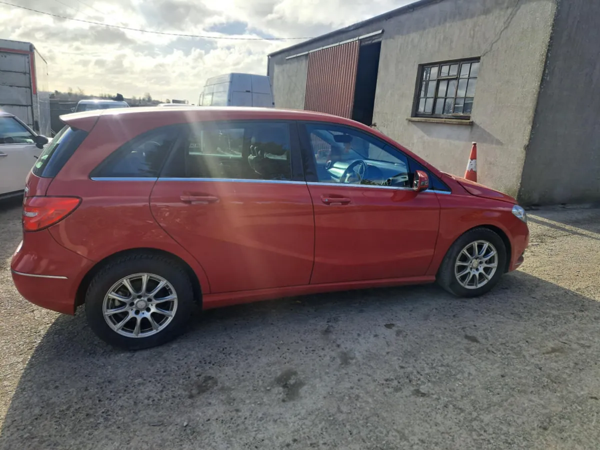 2013 MERCEDES B-CLASS  1.8 DIESEL FOR BREAKING - Image 4