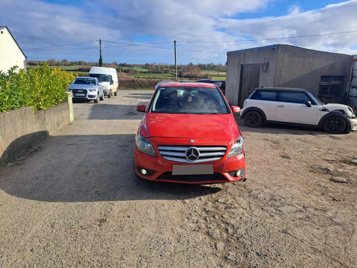 2013 MERCEDES B-CLASS  1.8 DIESEL FOR BREAKING - Image 1