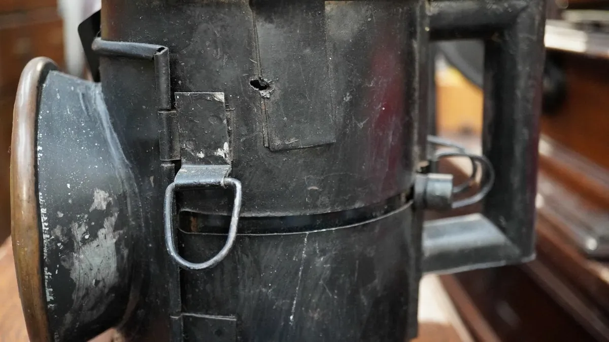 Pair of Antique Railway Signal Lanterns - Image 4