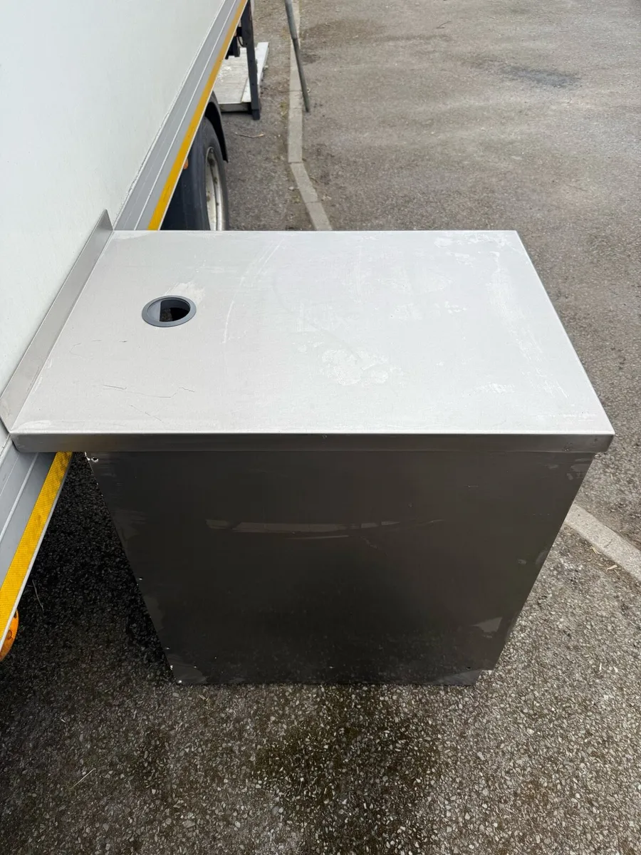 Stainless steel table - Image 2