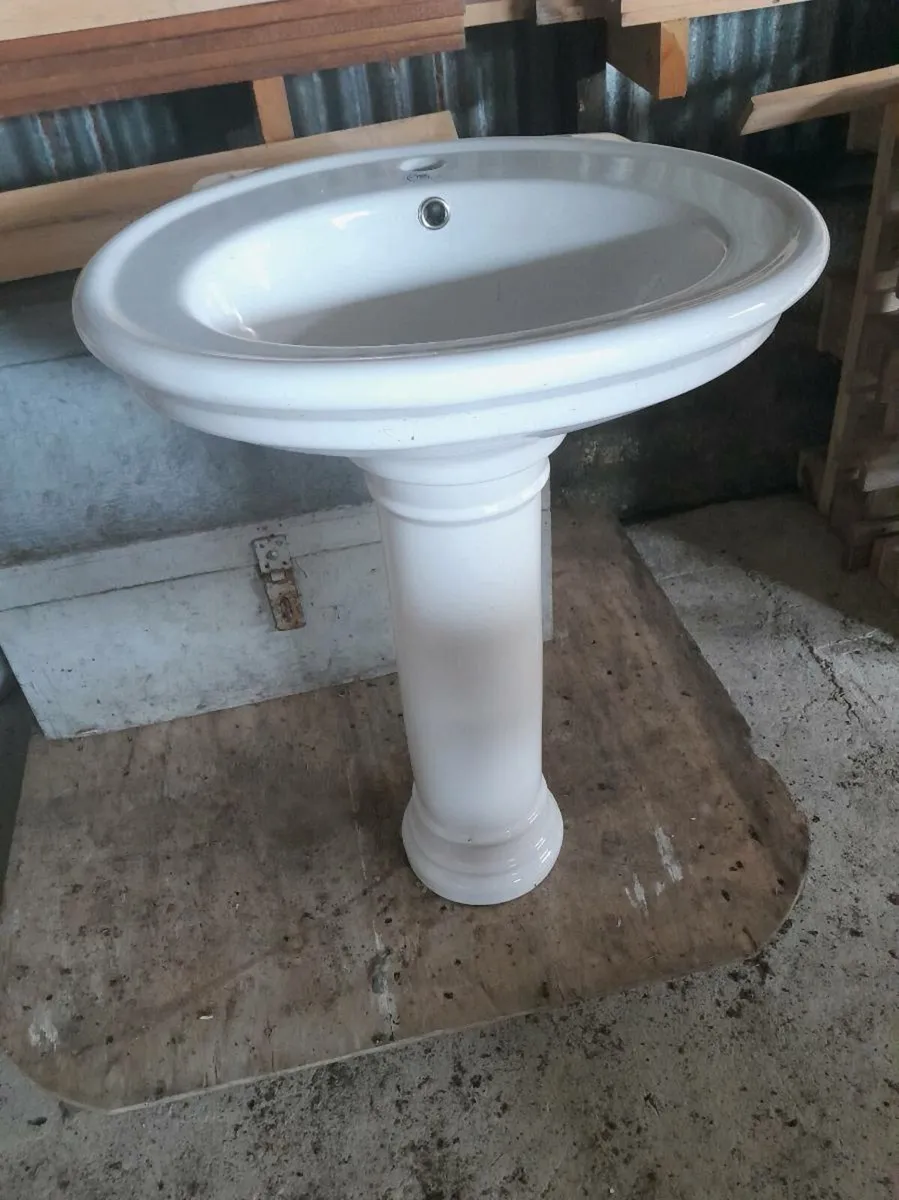 Bathroom basin - Image 1