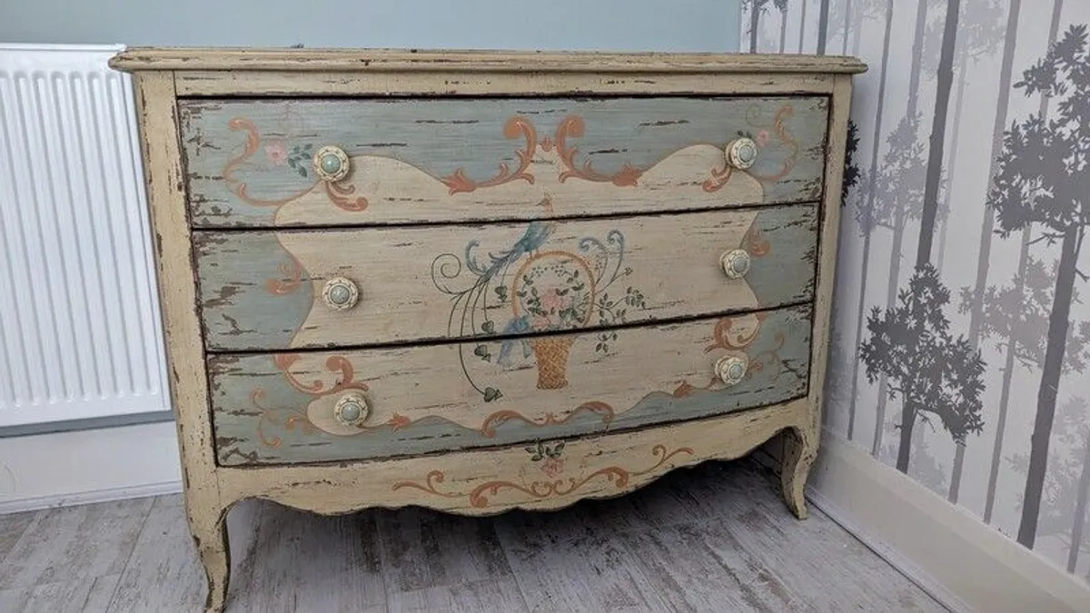 Chest of drawers - Image 1