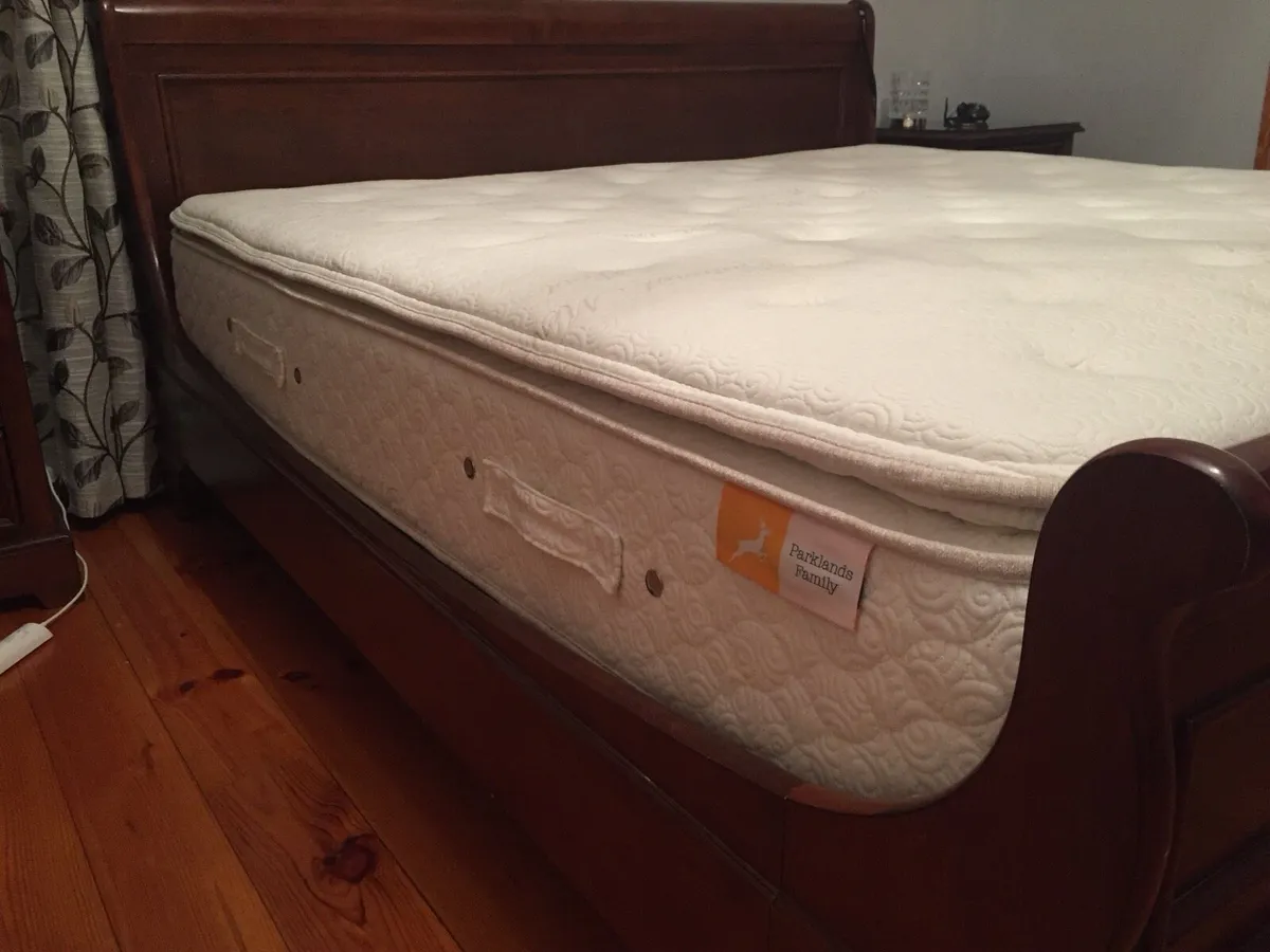 Willis & Gambier Superking Sleigh Bed - Image 2