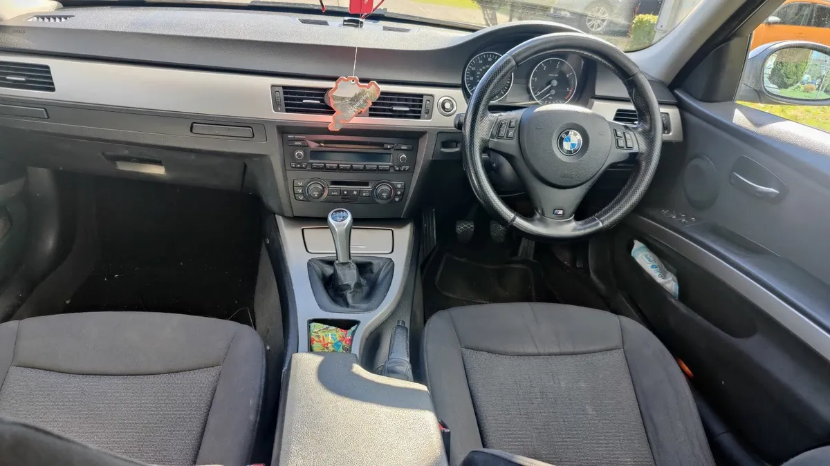 BMW 3-Series 2006 - Image 2