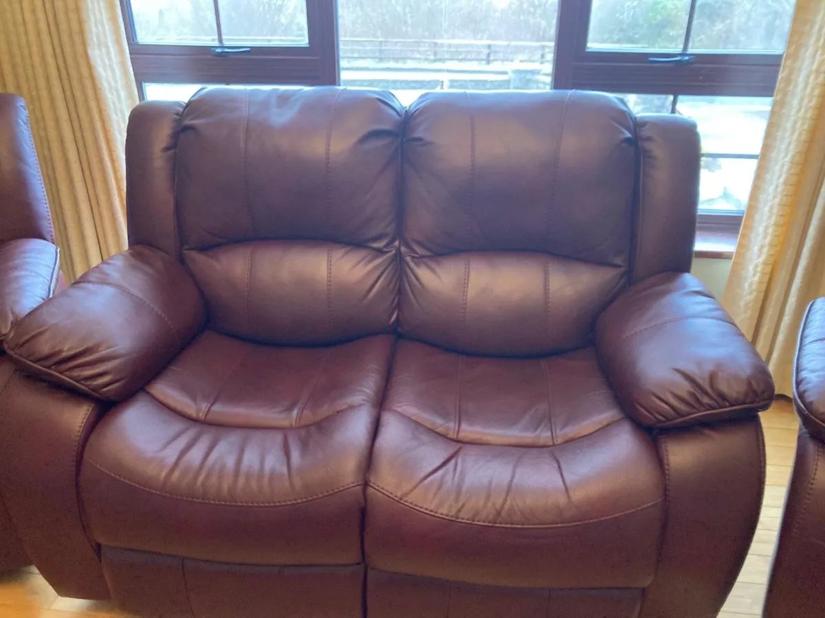 Reclining 2 seater couch, 2 single reclining chair - Image 2