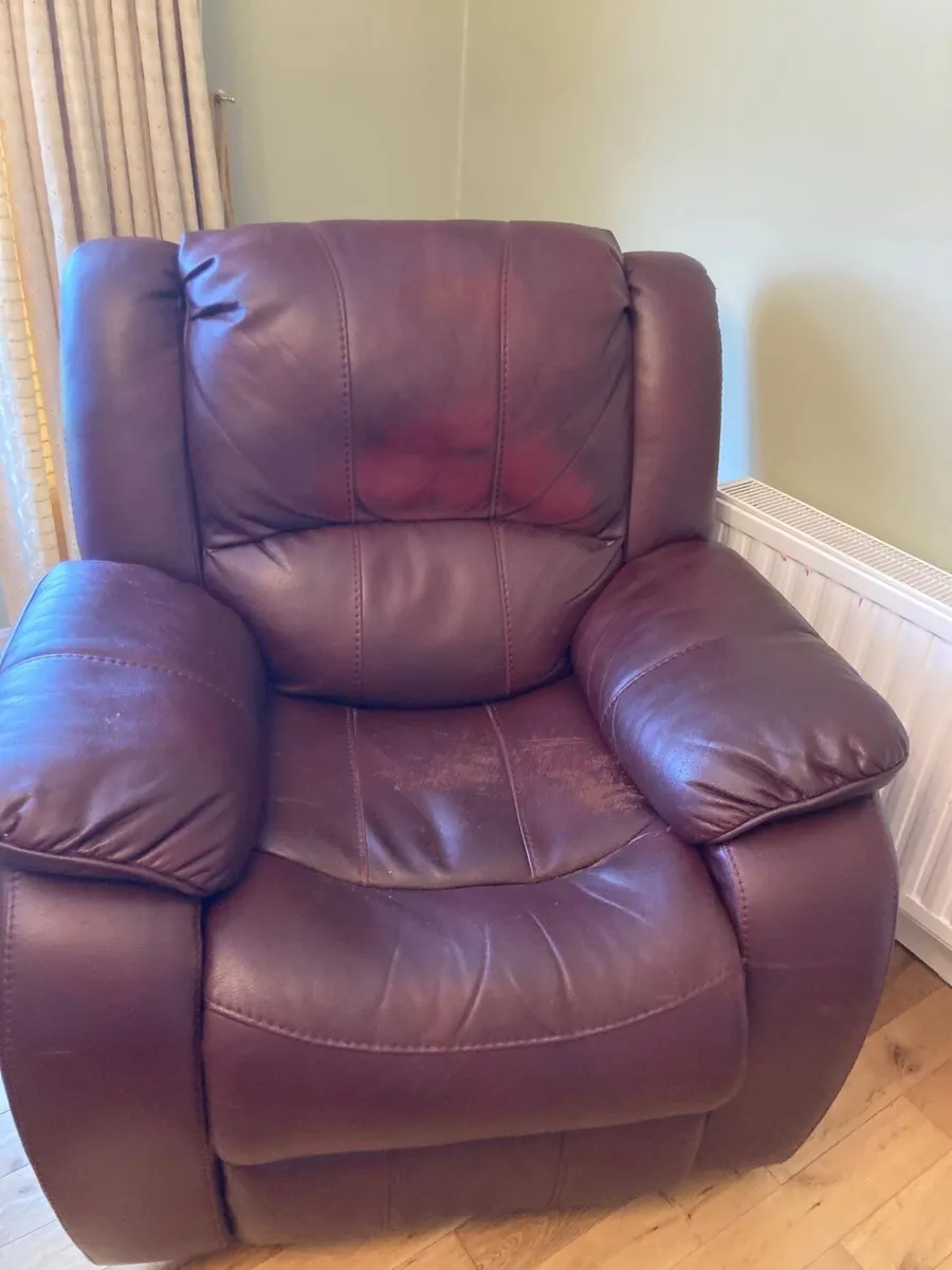 Reclining 2 seater couch, 2 single reclining chair - Image 3