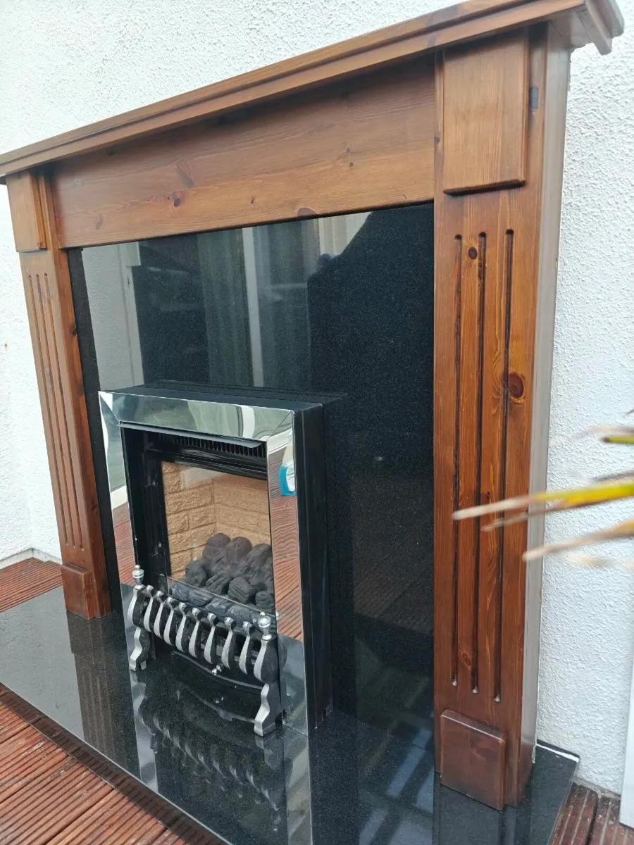 Gas Fireplace with Wooden Mantel & Black Granite H - Image 3