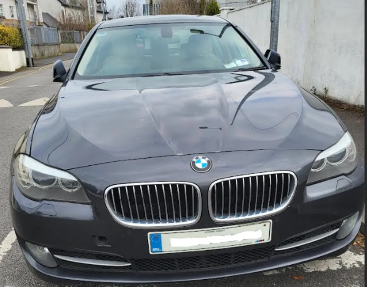 BMW 5-Series 2011 - Image 2