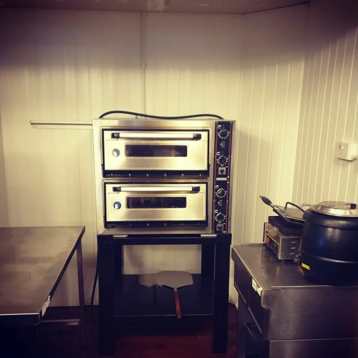 Pizza Oven & Stand - Image 2