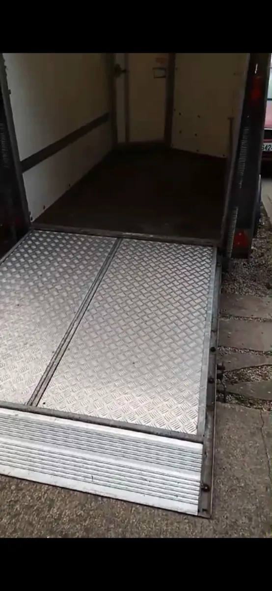Trailer - Image 4