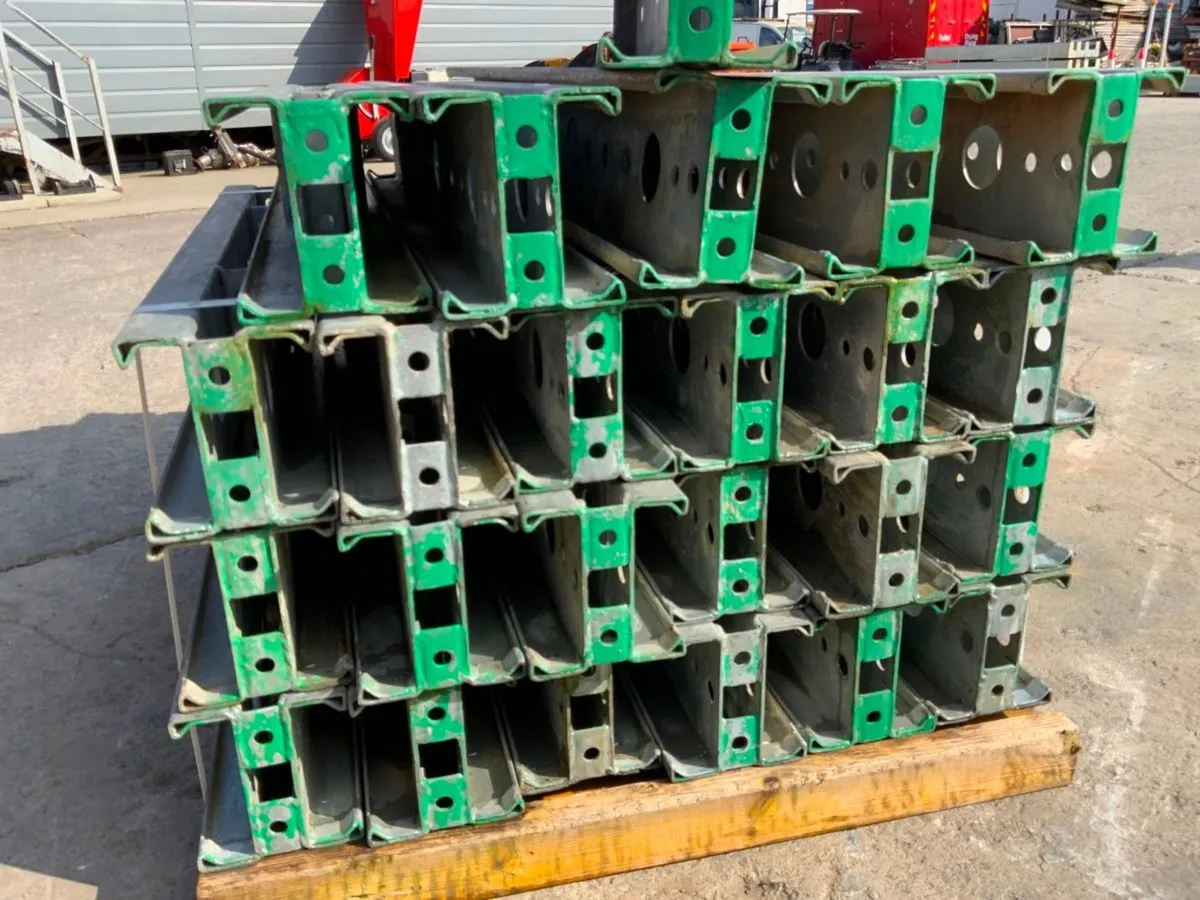 1200mm ALIGNMENT RAILS / STRONGBACKS......977t. - Image 3