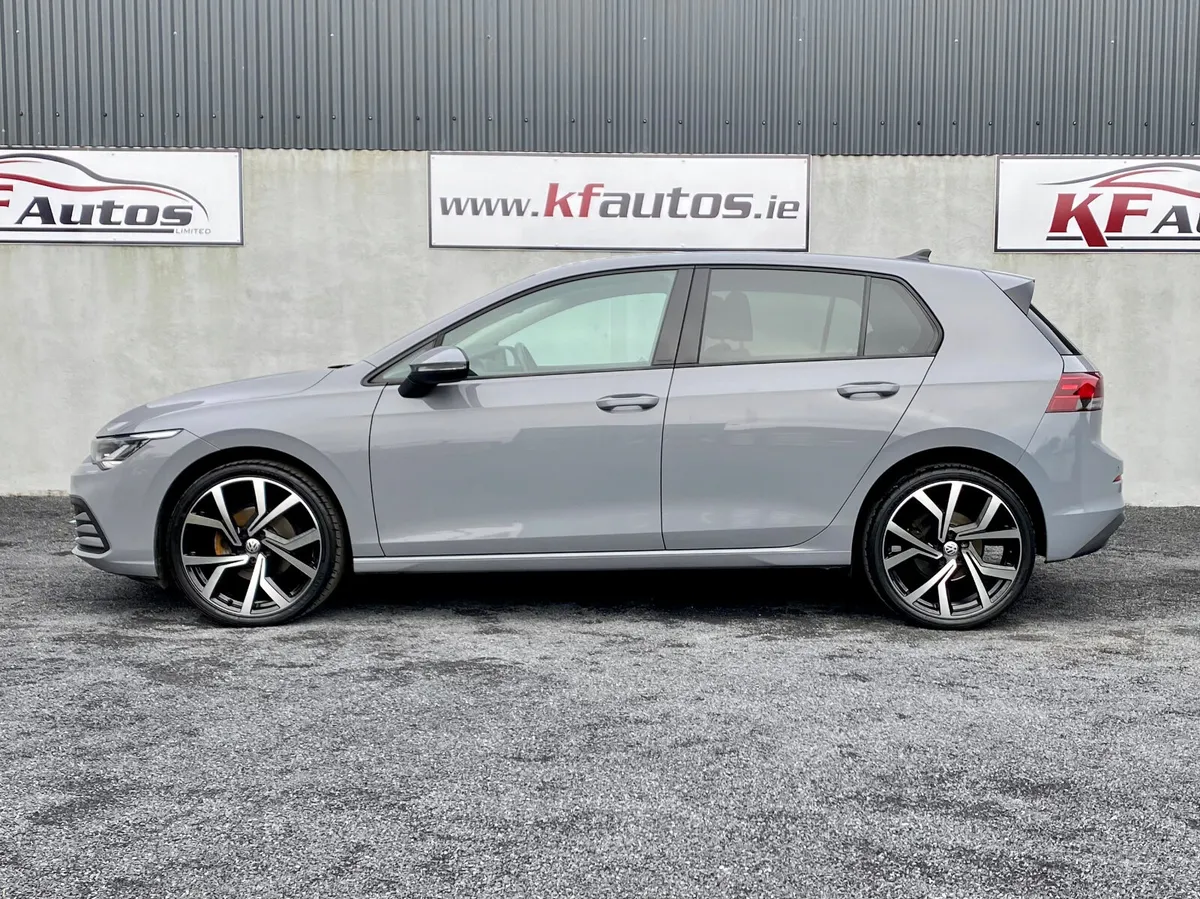 Volkswagen Golf Life 2.0TDI 6 Speed Manual 115bhp - Image 4