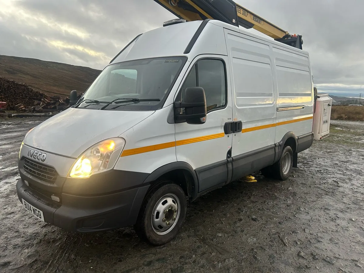 Iveco cherry picker - Image 1