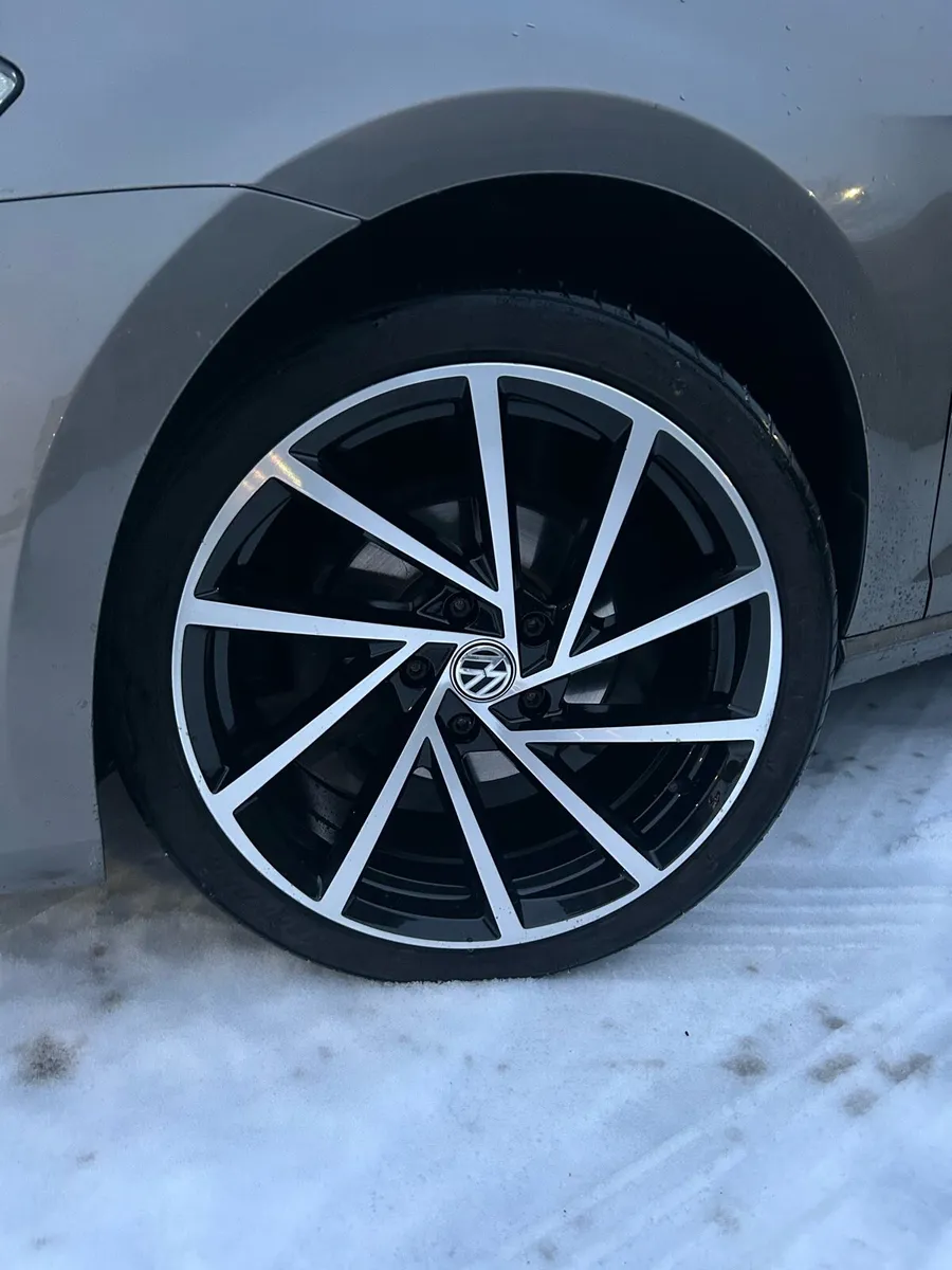 Volkswagen Golf - Image 2