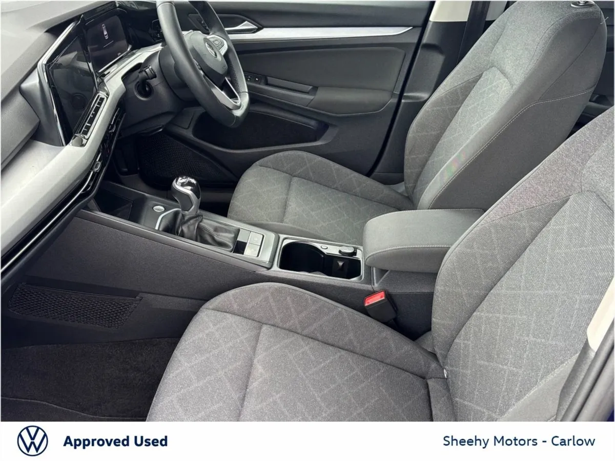 Volkswagen Golf 2.0 TDI 115HP Life - Image 4