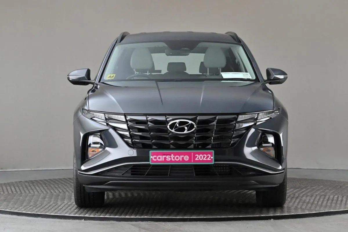 Hyundai Tucson 1.6 Executive Diesel 6spd  reverse - Image 2