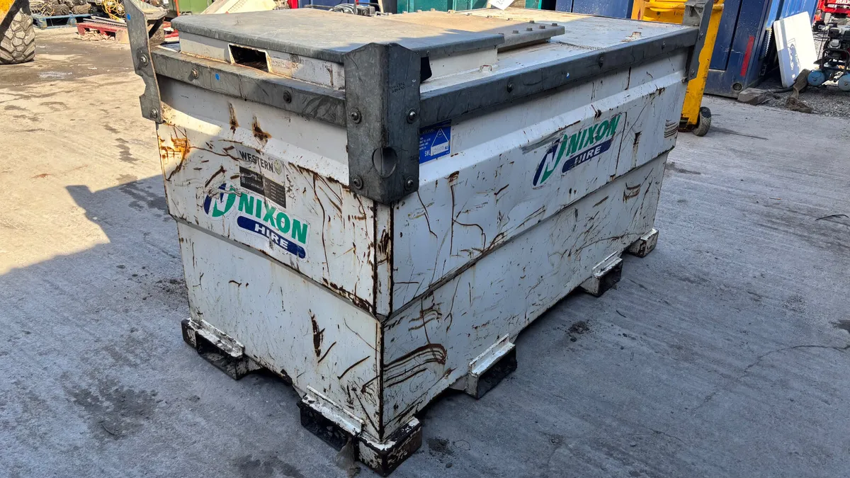 Western 2000L Fuel Bowser - Image 4