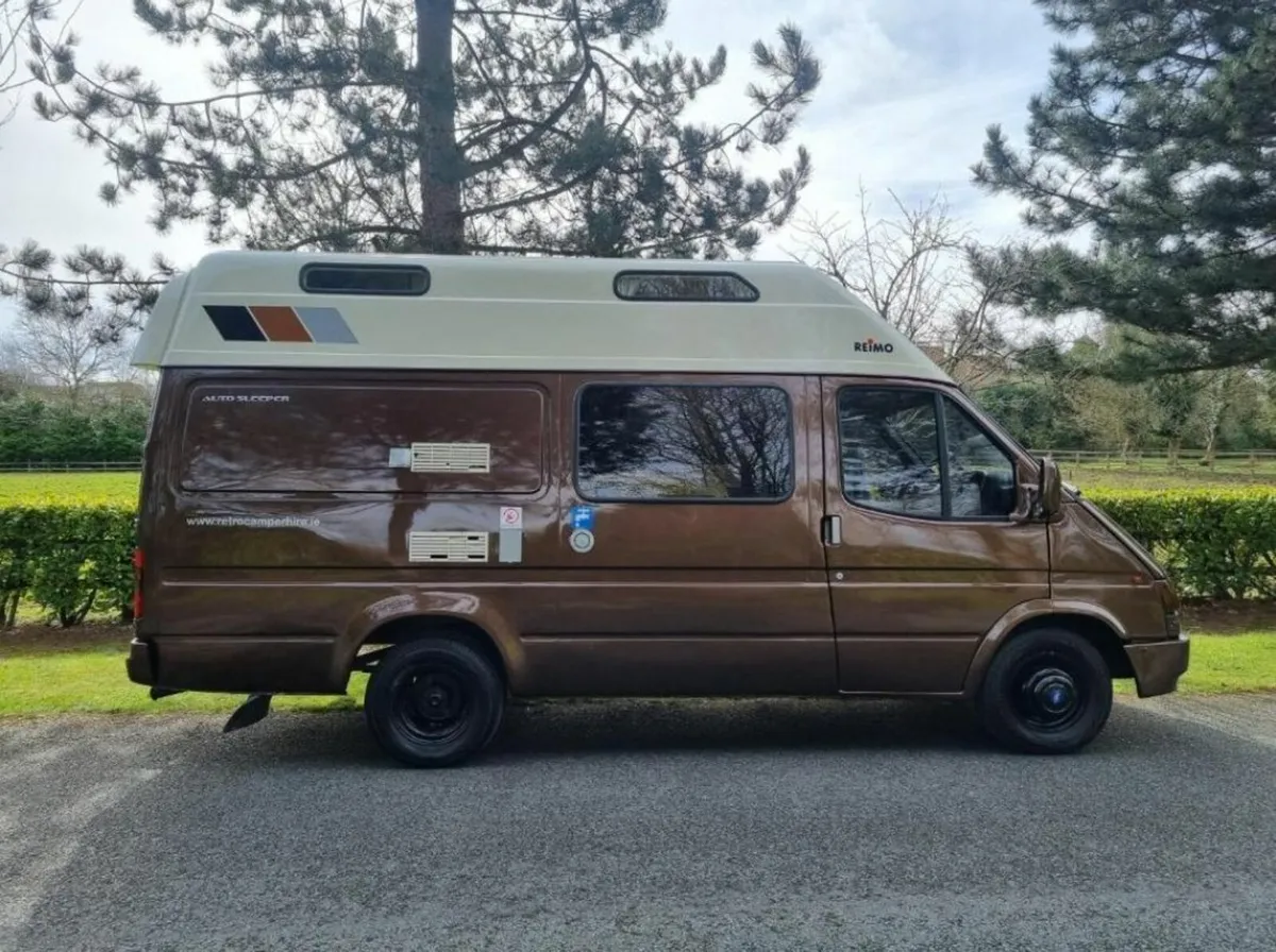 Camper van Ford Transit Restored Vintage - Image 2